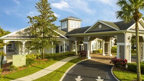 المنشأة من الخارج