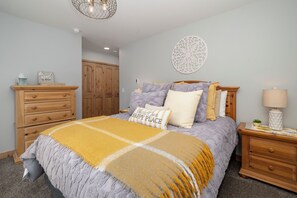 3 bedrooms, internet, bed sheets