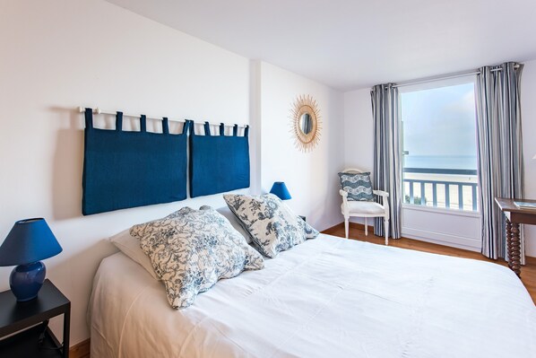 1 chambre, fer et planche à repasser, accès au Wi-Fi (inclus)