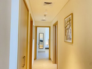 Interior - LuxBnB Creek Rise Tower Harbor Views (Dubai)