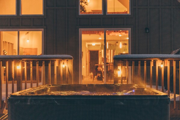 Tina de hidromasaje al aire libre