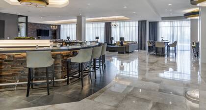 Cambria Hotel Austin Uptown Near The Domain