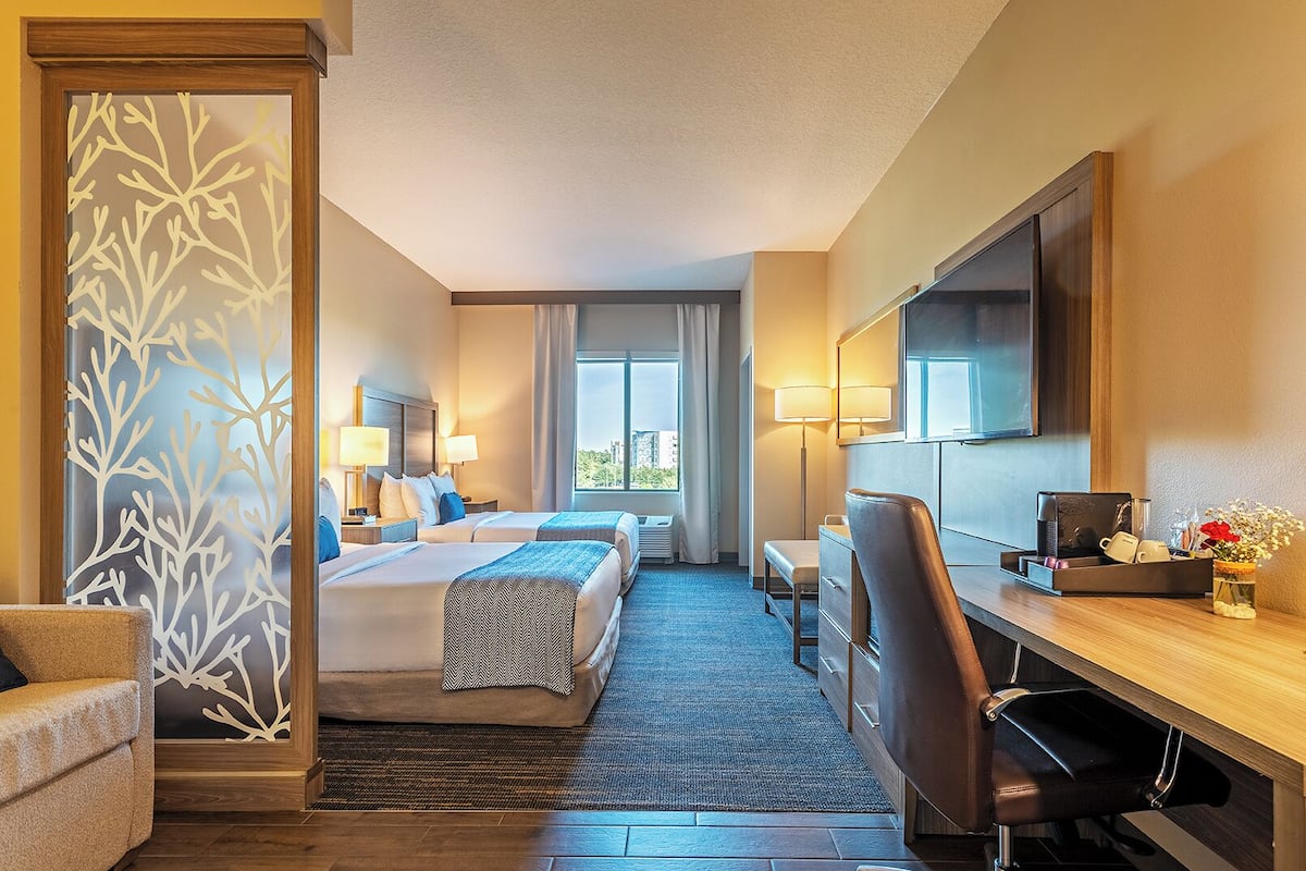 Hypo-allergenic bedding, minibar, in-room safe, desk