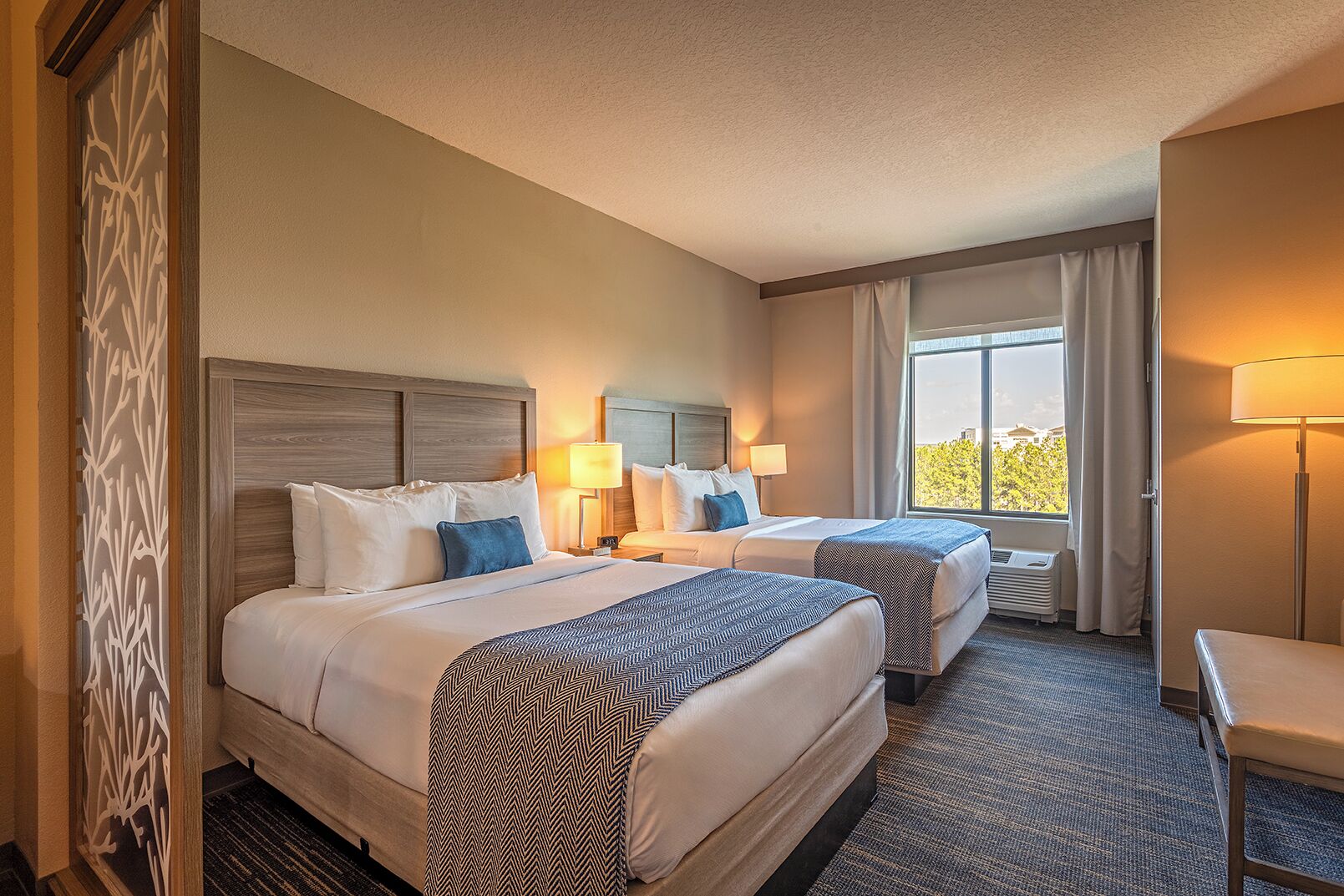 低過敏寢具、迷你吧、客房內保險箱、書桌