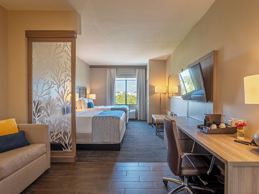 Allergitestet sengetøy, minibar, safe på rommet og skrivebord