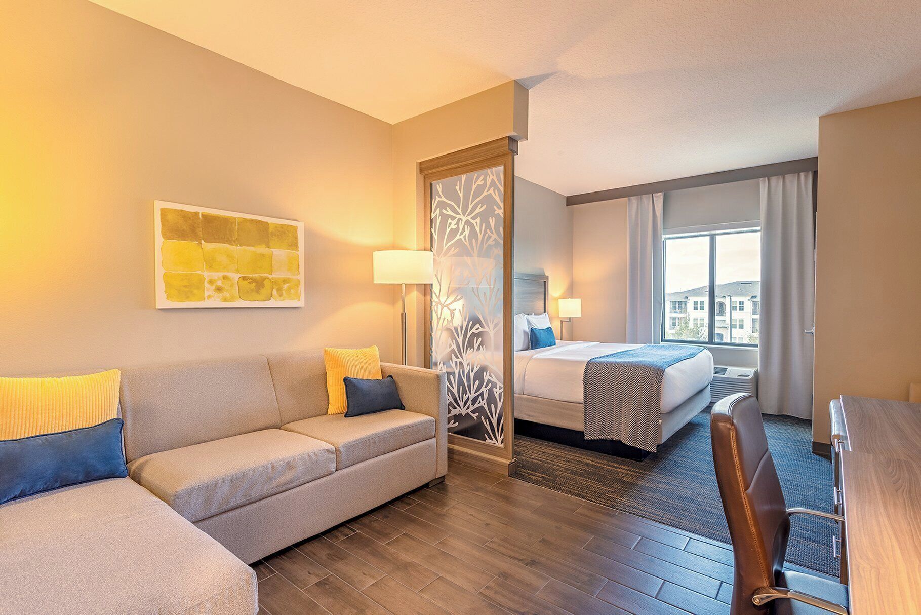 Suite, 1 Katil Raja (King) (King Suite) | Peralatan tempat tidur hipoalergenik, bar mini, peti besi dalam bilik 