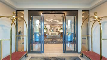 Pintu masuk hartanah