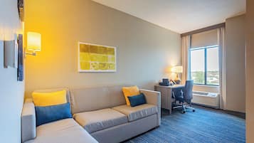 Allergikerbettwaren, Minibar, Zimmersafe, Schreibtisch