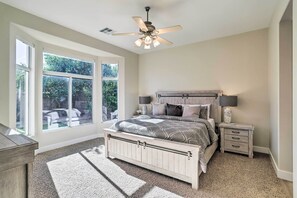 2 habitaciones, escritorio, tabla de planchar con plancha y wifi 