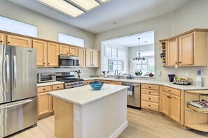 Refrigerador, microondas, parrilla de estufa y lavavajillas 