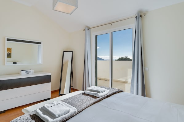 Panoramic-Apartment | 4 Schlafzimmer, hochwertige Bettwaren, Daunenbettdecken