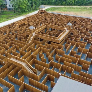 المنشأة من الخارج