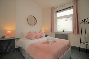 3 bedrooms, iron/ironing board, free WiFi, bed sheets - Fitzroy Street (3 beds) (Cardiff)