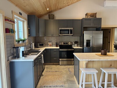 Beautiful, brand new, cozy Maine cabin!