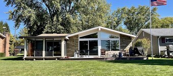Lakehouse on the Canal