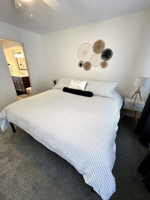 2 bedrooms, iron/ironing board, WiFi, bed sheets