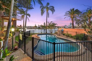 Pool - Palm Springs Surfers Paradise 3bed,pool waterfront (Gold Coast)