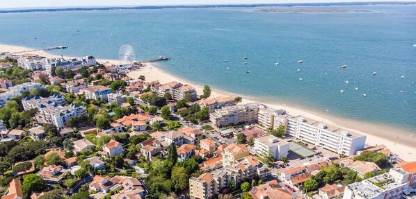 Plage, chaises longues