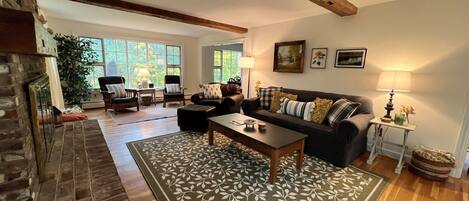 Télévision, cheminée