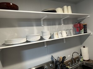 雪櫃、微波爐、焗爐、爐具