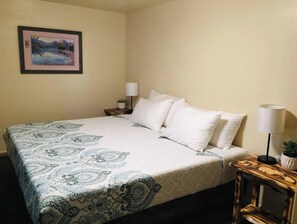 2 chambres, fer et planche à repasser, Wi-Fi, draps fournis