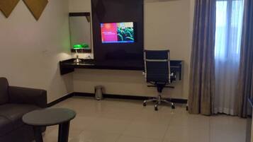 埃及棉床單、高級寢具、記憶床墊、書桌