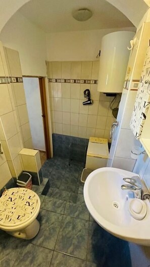 淋浴設備、免費梳洗用品、風筒、提供毛巾