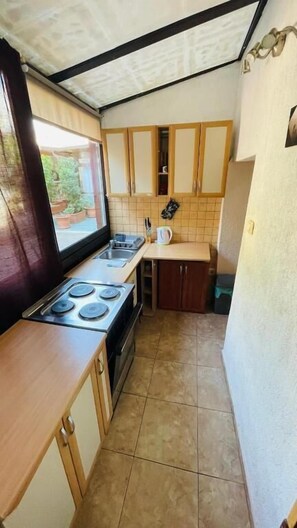 冰箱、烤箱、炉灶、烤盘