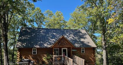 Trails End Cabin- 10 min- Silver Dollar City; 15 min- Branson; NEW Tiled Showers
