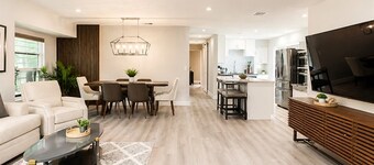 2 Homes- Heated Pool & Pickleball- The Dunedin Duo