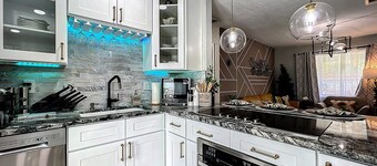 2 Homes- Heated Pool & Pickleball- The Dunedin Duo