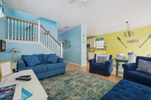 Smart TV, DVD player, books - Beautiful home in Chautauqua community - linens, parking, washer Included (Lakeside Marblehead)