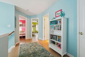 Interior - Beautiful home in Chautauqua community - linens, parking, washer Included (Lakeside Marblehead)