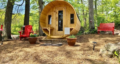 The Hunter - 3-Bedroom River-front Cottage