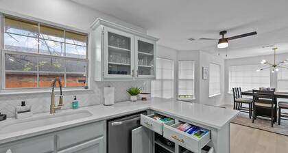 Cozy house near Historic Downtown, highways & more