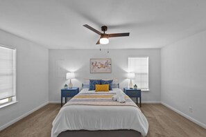 3 soverom, skrivebord, strykejern/-brett og wi-fi