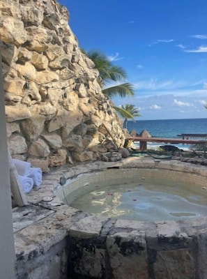Bain à remous extérieur