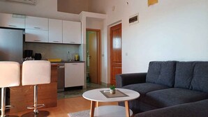 Living area - Holiday apartment mit Klimaanlage und Balkon (Krk)