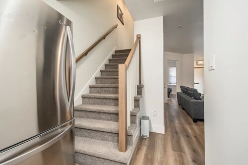 Cosy 1 Bedroom Basement Apartment