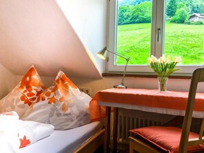 3 Schlafzimmer, Reisekinderbett, kostenloses WLAN, Bettwäsche