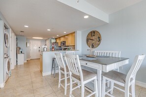 Dining - Slow M'Ocean Penthouse - Treasure Island, FL 🌴 (Treasure Island)