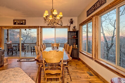 Sky's The Limit - Snow tubing mins away, Mountain Views, game room, sleeps 14