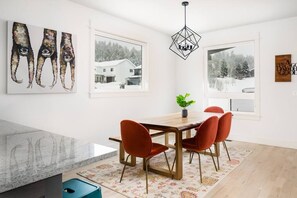 Dining - Modern Mountain Escape - Hot Tub - Sleeps 10 (Big Sky)