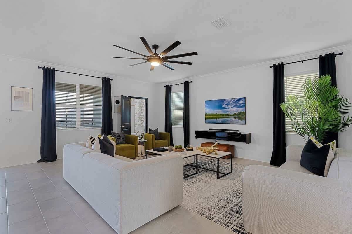 テレビ、書斎 / ワークスペース