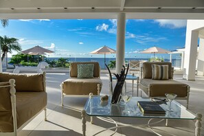 Terrace/patio - Esprit de la Mer (5 bedrooms) - Cliffside villa with pool, Terres Basses, St. Martin (Terres Basses)