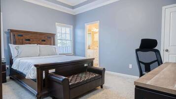 3 bedrooms, desk, iron/ironing board, WiFi