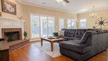 Téléviseur, foyer, jeux vidéo, chaîne audio