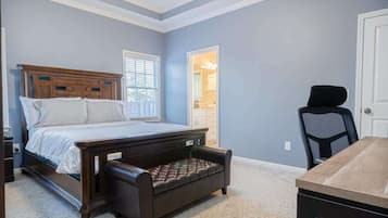 3 habitaciones, escritorio, tabla de planchar con plancha y wifi