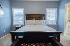 3 bedrooms, desk, iron/ironing board, WiFi