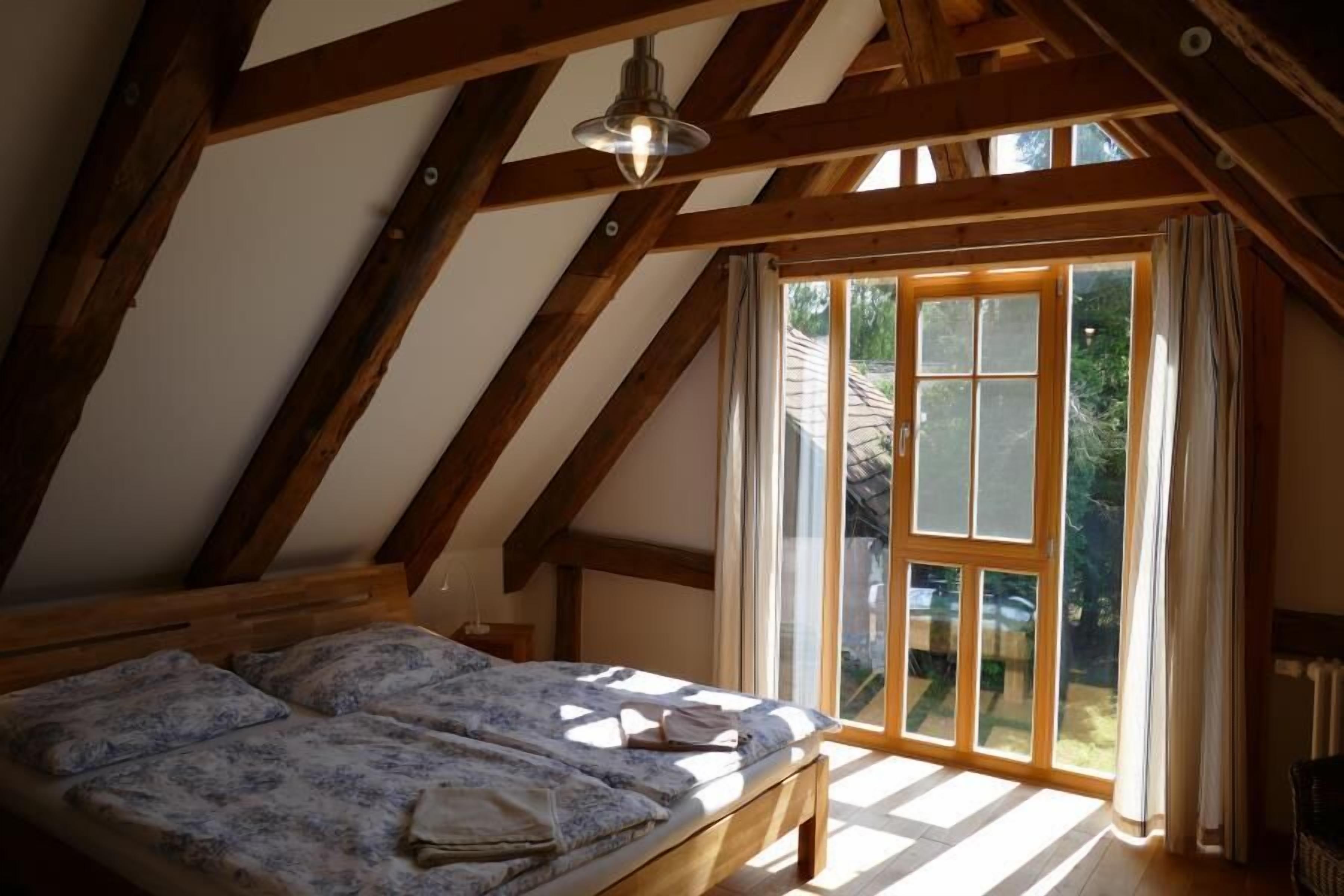 3 多间卧室、旅行婴儿床、上网接入